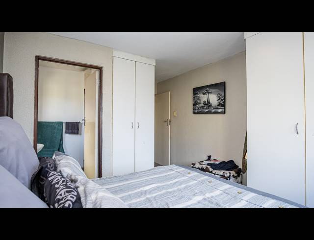 2 BEDROOM APARTMENT FOR SALE IN MONTCLAIR